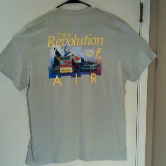 NEW NIKE SPORTSWEAR "Revolution of AIR Tee" MEN'S SILVER T-SHIRT XL IH5067-034 - Picture 1 of 10